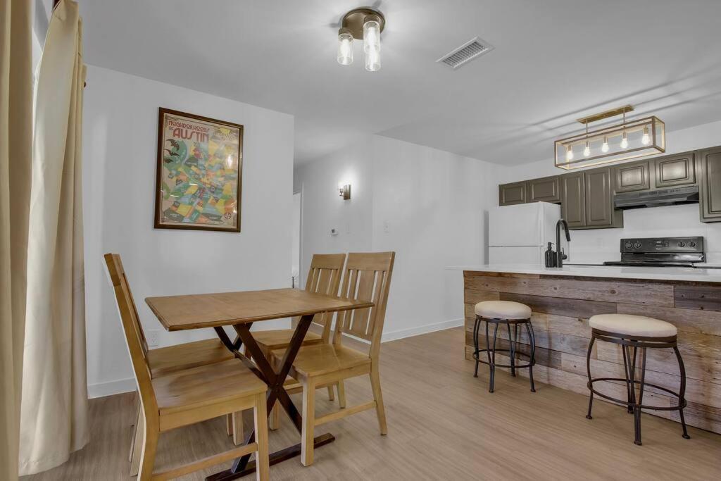 Condo Near Downtown Austin! ภายนอก รูปภาพ